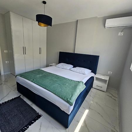 Amazing Sea View Apartment Sarandë Esterno foto