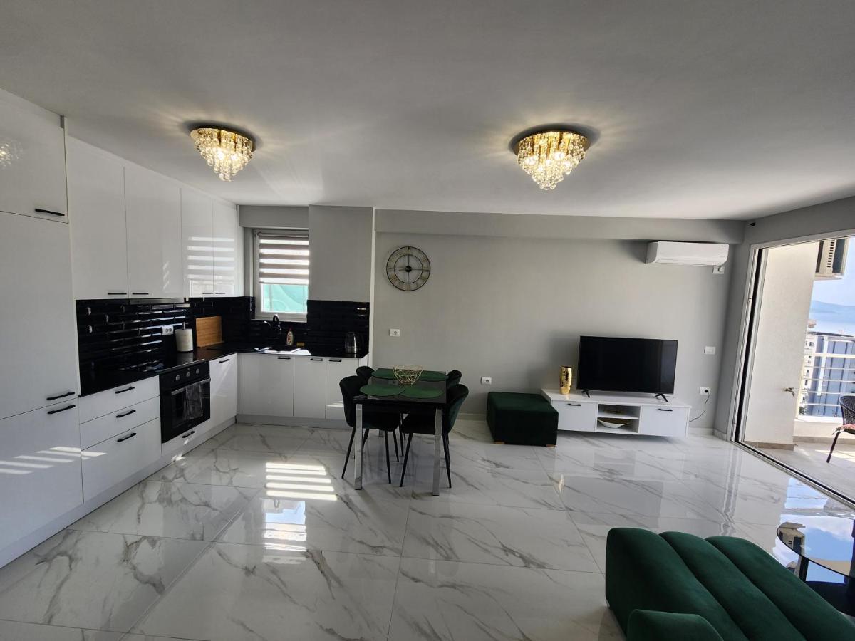 Amazing Sea View Apartment Sarandë Esterno foto