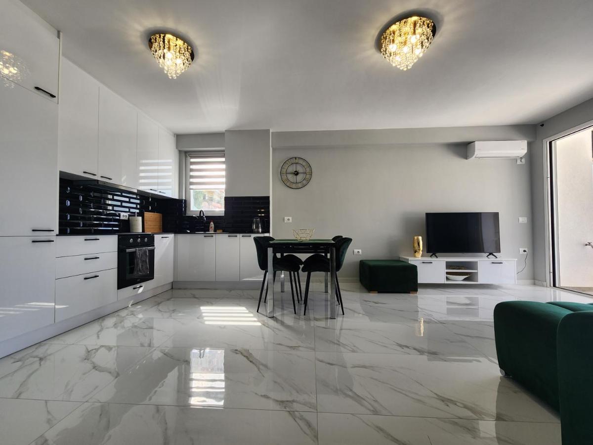 Amazing Sea View Apartment Sarandë Esterno foto
