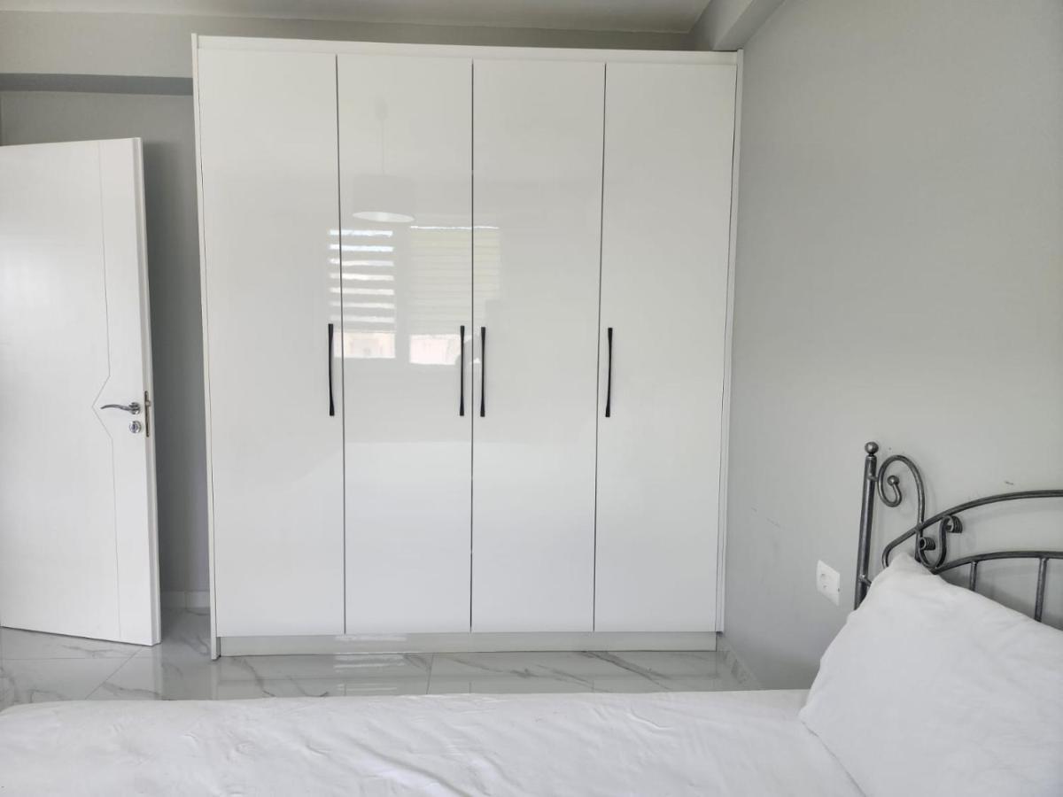 Amazing Sea View Apartment Sarandë Esterno foto